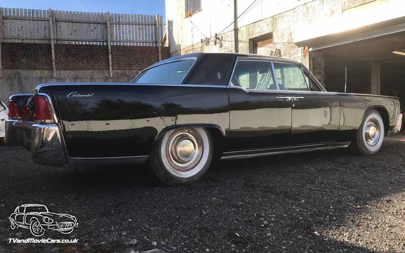 TV Film Movie Action Vehicle Scotland 1964 Lincoln Continental Front NS Rear 800px