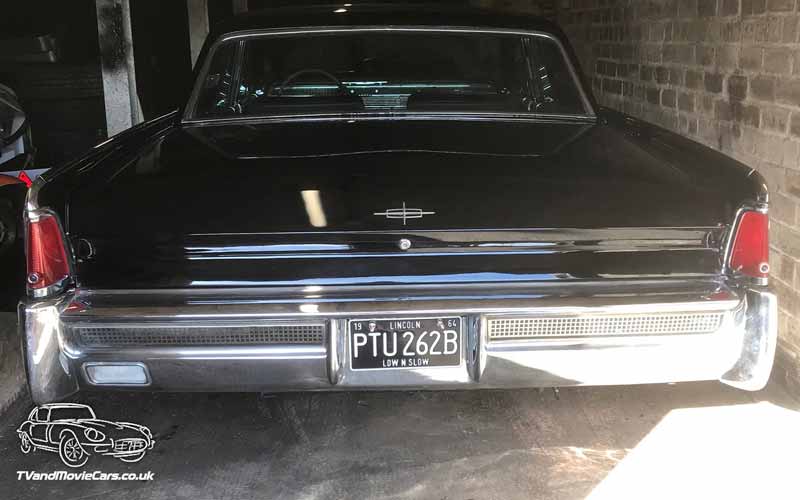 TV Film Movie Action Vehicle Scotland 1964 Lincoln Continental Rear 800px