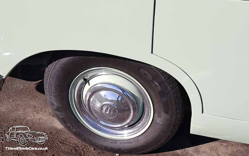 TV Film Movie Action Vehicle Scotland UK Car Wolseley 6-99 (1961) - Wheel 1