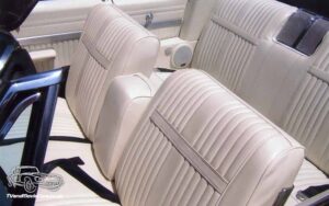 TV Film Movie Action Vehicle Scotland USA Classic Car Oldsmobile Delta 88 (1966) Interior 1