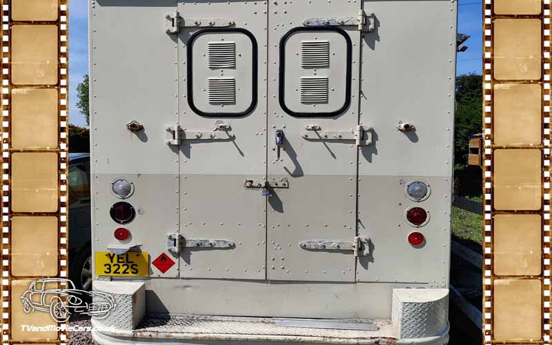 TV Film Movie Action Vehicle Scotland USA Step Side Guman Olson Kurbmaster (1973) Rear 800px