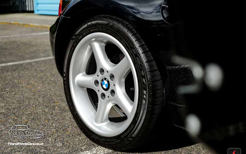 TV Film Movie Action Vehicle Scotland German Cars BMW Z3 2.8 L Wheel