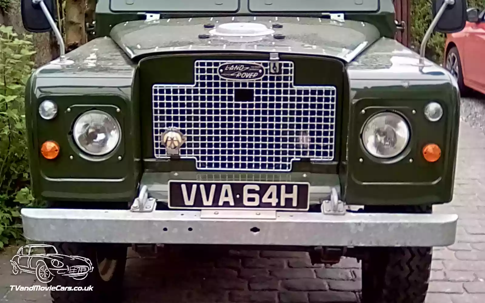 TV Film Movie Action Vehicle Scotland UK Cars Land Rover Series 2a Front CU