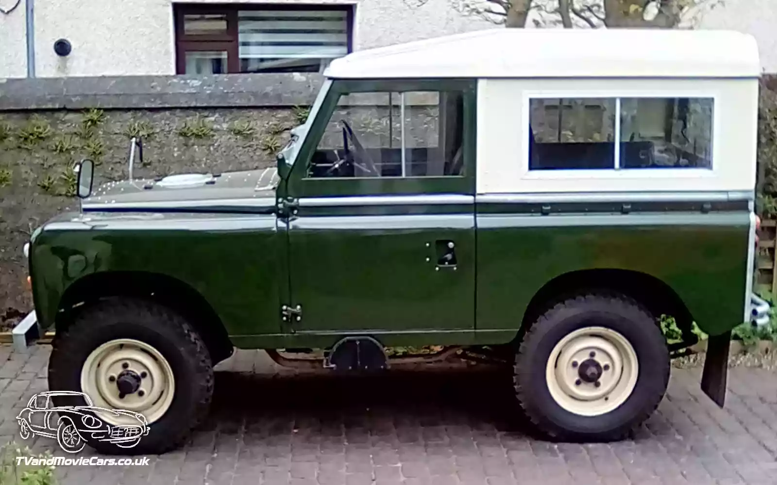 TV Film Movie Action Vehicle Scotland UK Cars Land Rover Series 2a OS