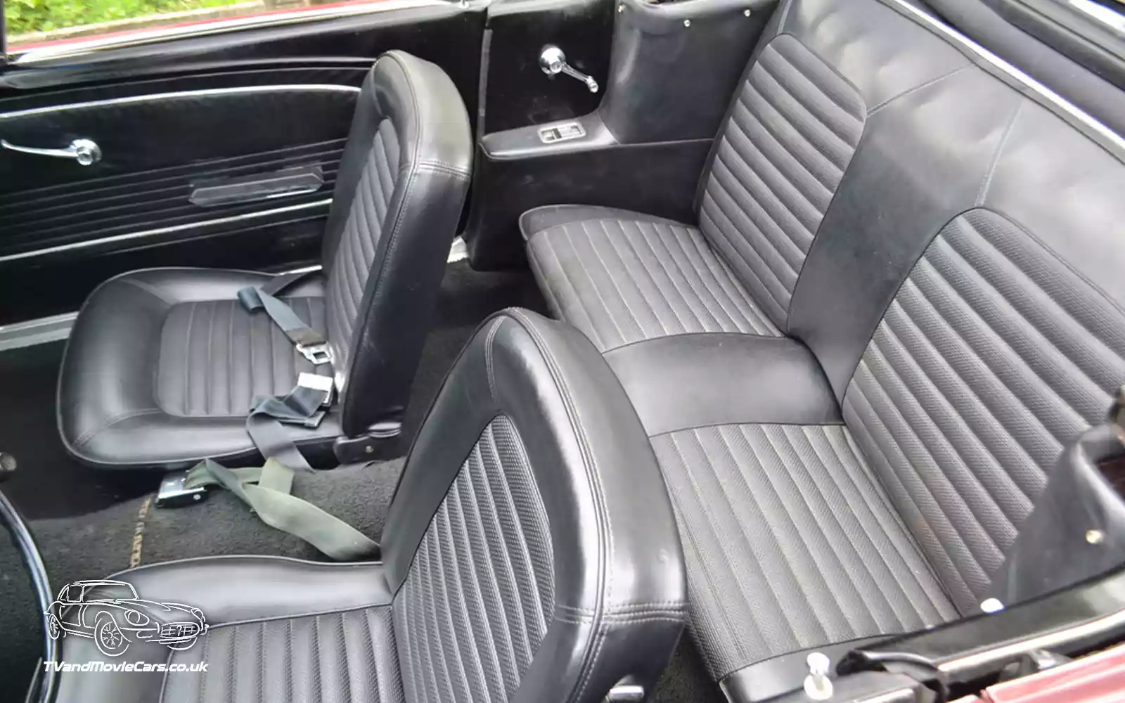 TV Film Movie Action Vehicle Scotland USA Cars Mustang Convertible 1965 - Interior Seats