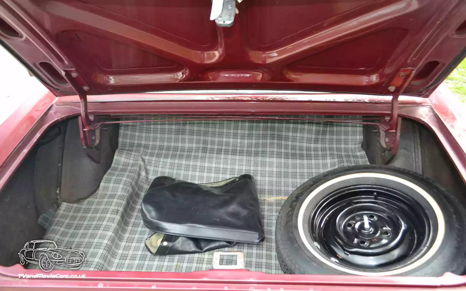 TV Film Movie Action Vehicle Scotland USA Cars Mustang Convertible 1965 - Trunk