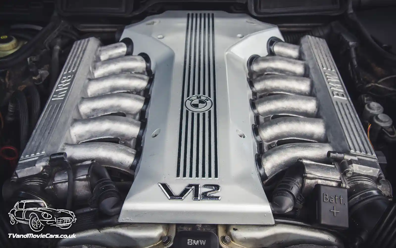 TV Film Movie Action Vehicle Scotland German Cars BMW 7 Series E38 750IL 1997 Engine 2