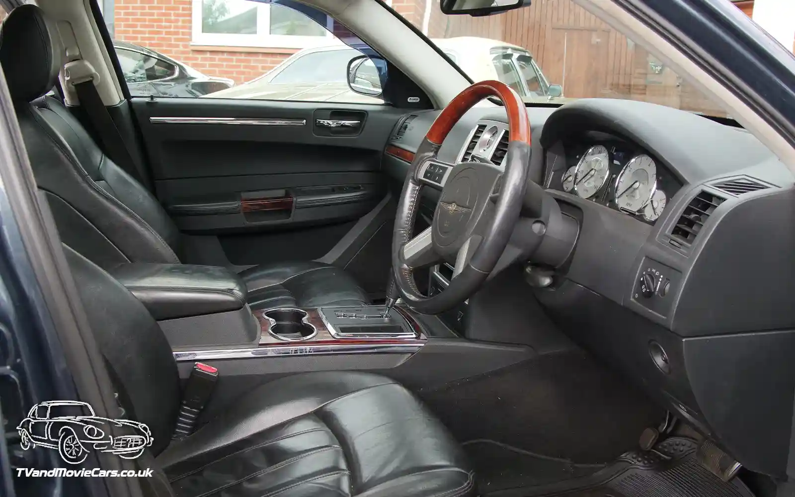 TV Film Movie Action Vehicle Scotland Austria Cars Chrysler 300c CRD 2009 Interior Front OS