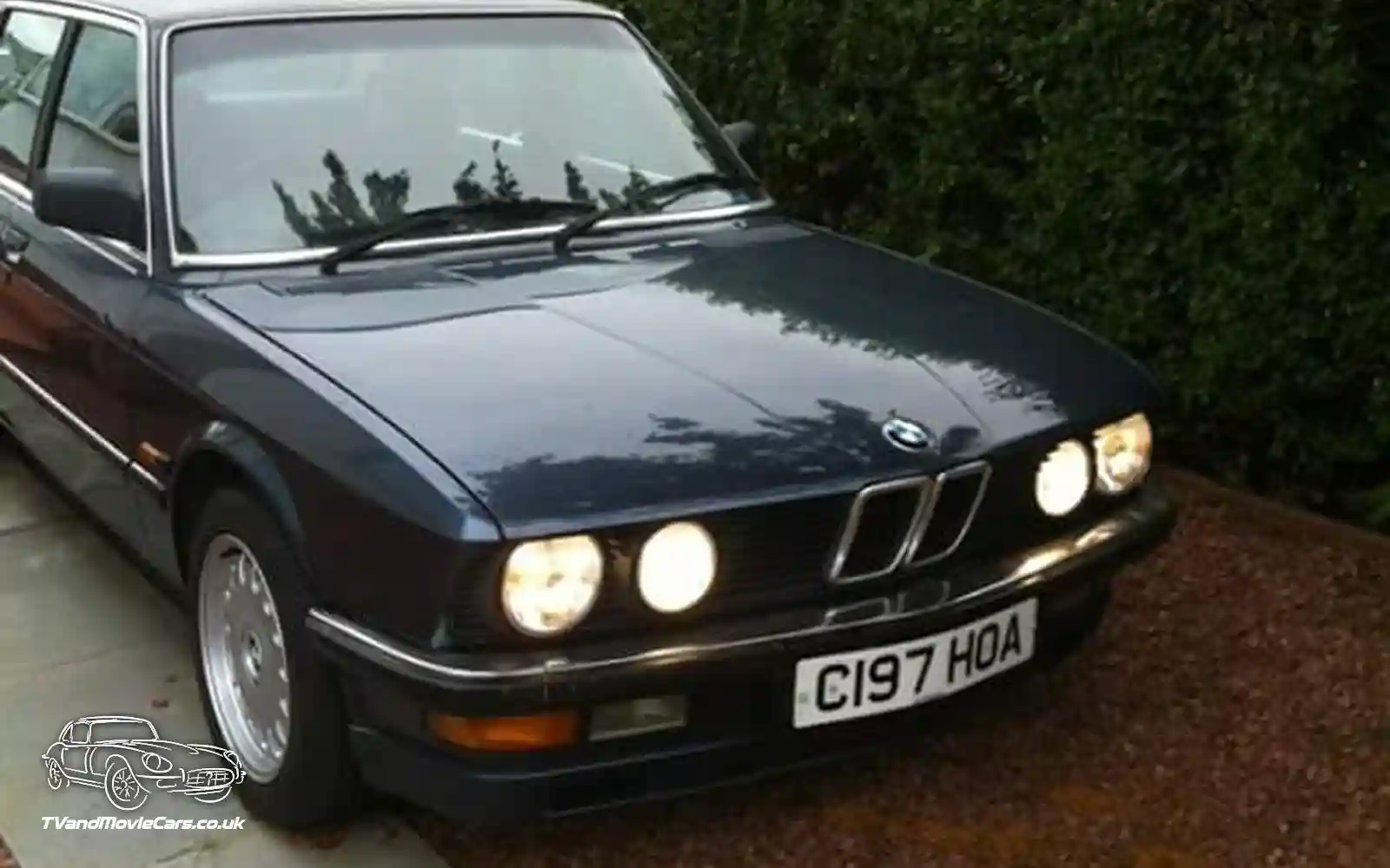 TV Film Movie Action Vehicle Scotland German Car BMW 525e 1985 OS Front CU Lights on