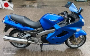TV Film Movie Action Vehicles Scotland UK Motorcycle Kawasaki ZZR 1200 2002 OS