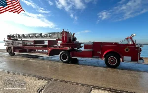 TV Film Movie USA Action Vehicles American Lafrance - 700 Fire Truck Ladder 1953 - ns full