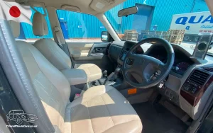 TV Film Movie Action Vehicles Scotland UK Mitsubishi Shogun GDI 3500 4x4 2000 interior front os
