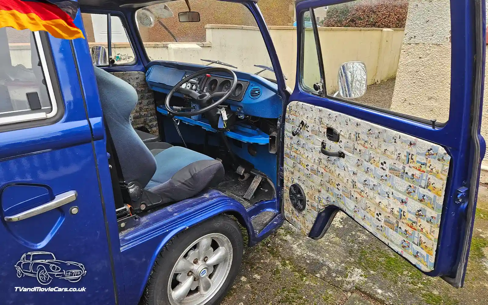 TV Film Movie Action Vehicles Scotland UK VW Camper T2 Bay Window 1977 - Interior Front OS