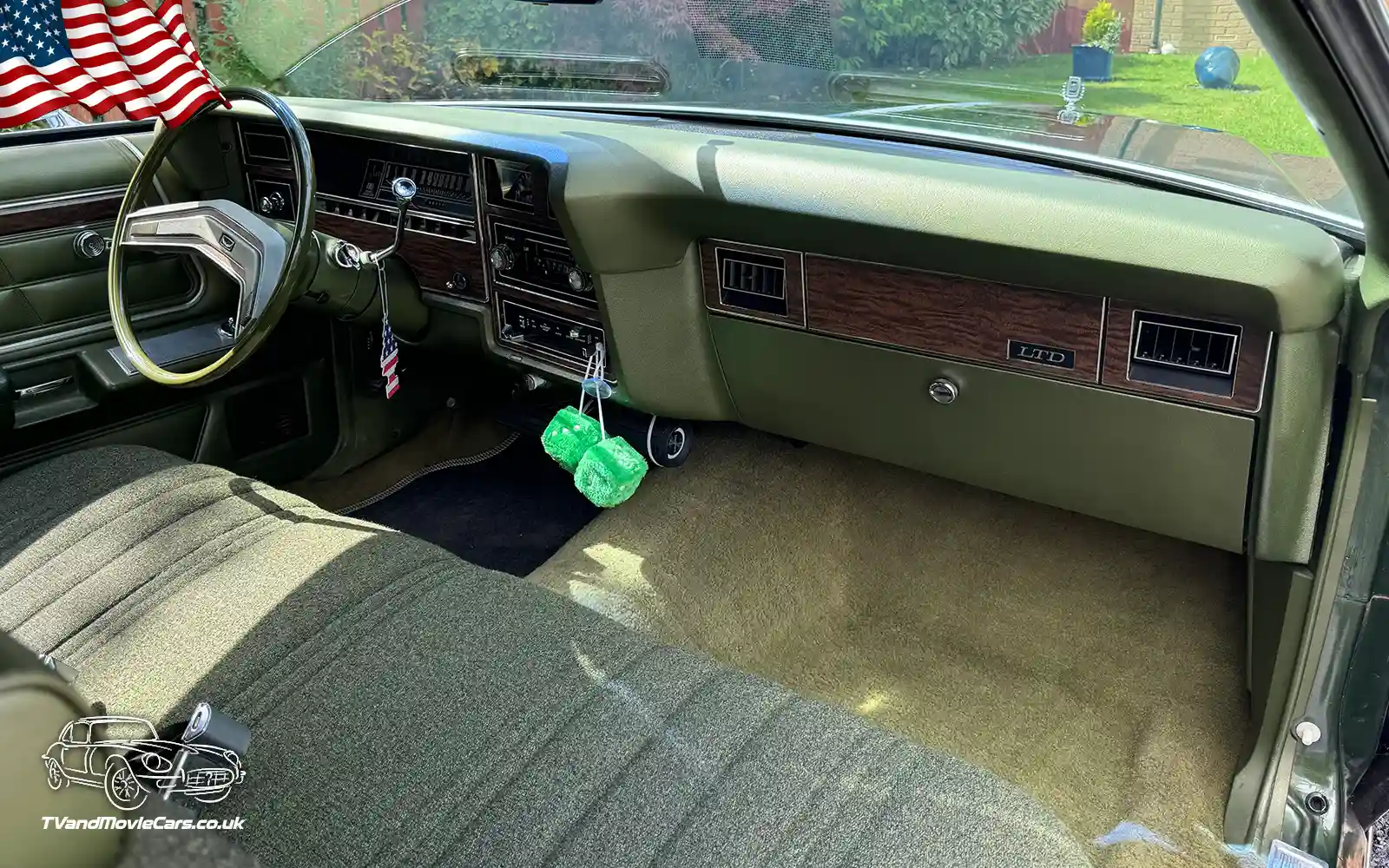 TV Film Movie Action Vehicles Scotland USA Cars Ford LTD Coupe 1976 Interior Dashboard NS