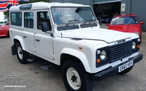 TV Film Movie Action Vehicles Scotland UK Land Rover 110 Defender Safari 4x4 1985 Front OS