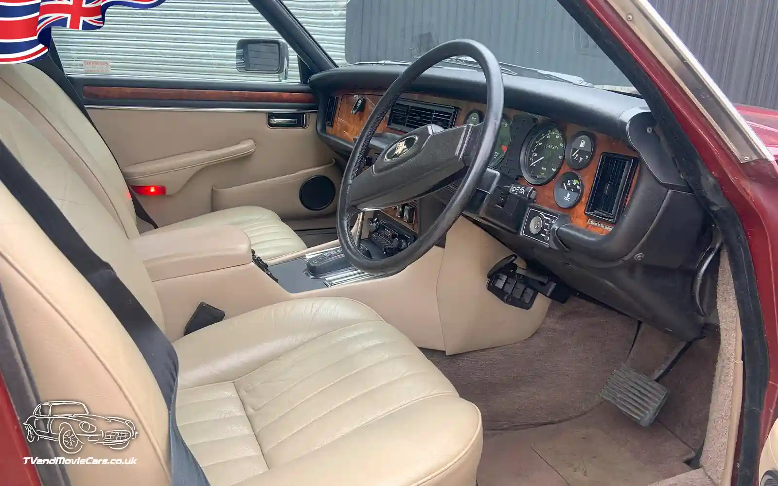 TV Film Movie Action Vehicles Scotland UK Car Jaguar XJ6 Sovereign 1984 Front Seats Dashboard