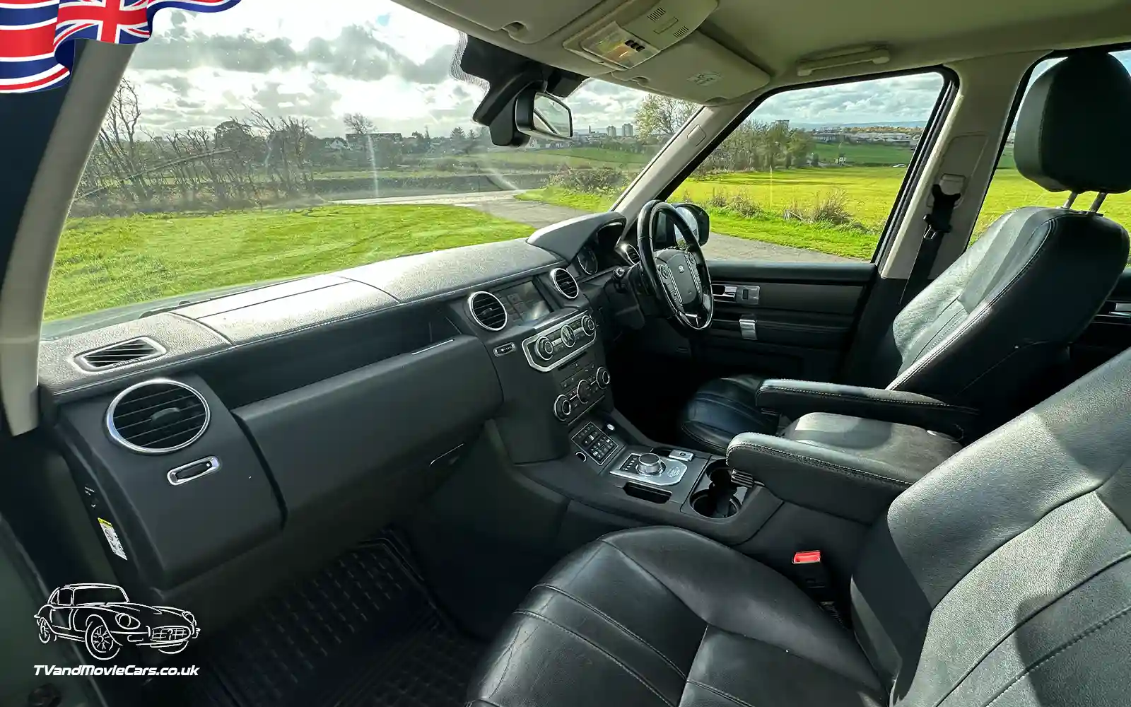 TV Film Movie Action Vehicles Scotland UK Land Rover Discovery 4 - Interior Front NS