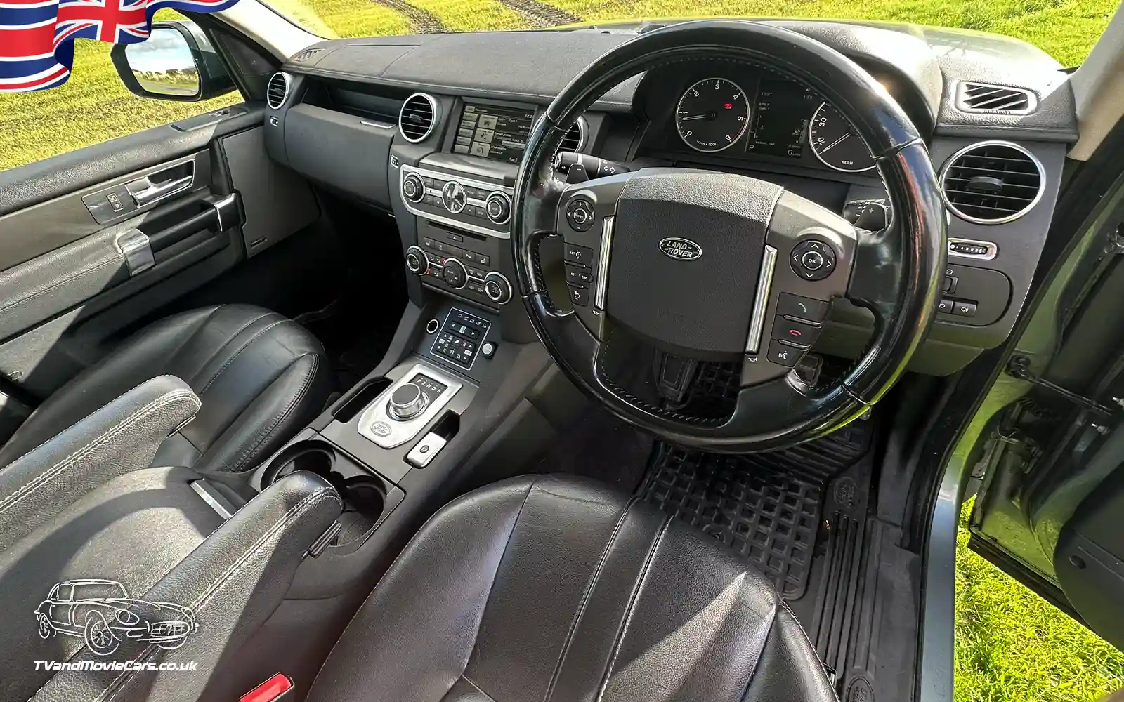 TV Film Movie Action Vehicles Scotland UK Land Rover Discovery 4 - Interior Front OS